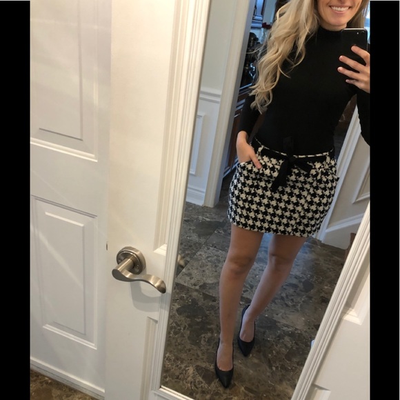 Houndstooth knit belted mini skirt - Picture 2 of 11